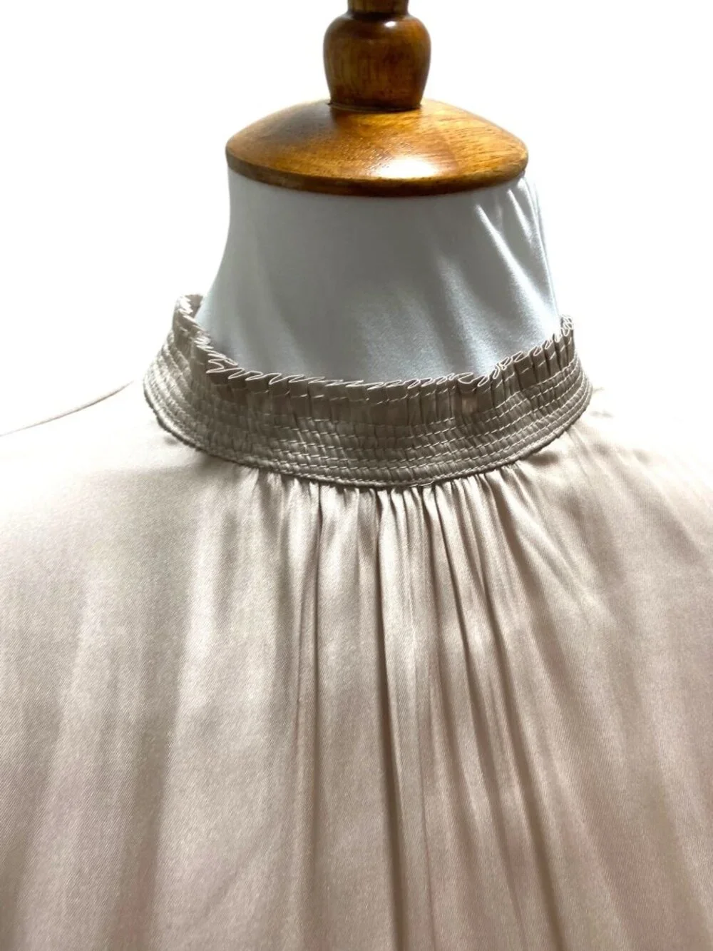 Carmen by Carmen Marc Valvo Satin Blouse Champagne Size XL Special Occasion Boho - Picture 8 of 15
